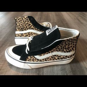 Vans Sk8-Hi Vans Off The Wall Skateboard Sneakers